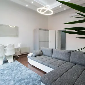Basilika View Imperial -sas Street -need Reservation For Free Parking Budapest